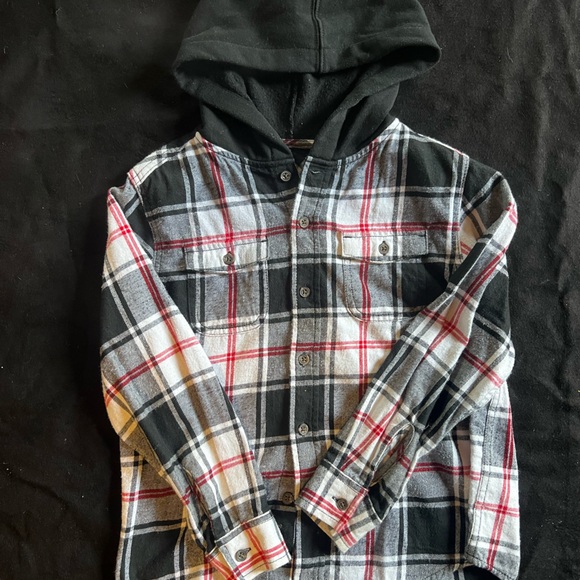 Boys plaid button up flannel with hoodie.  Size 8 - Picture 1 of 2